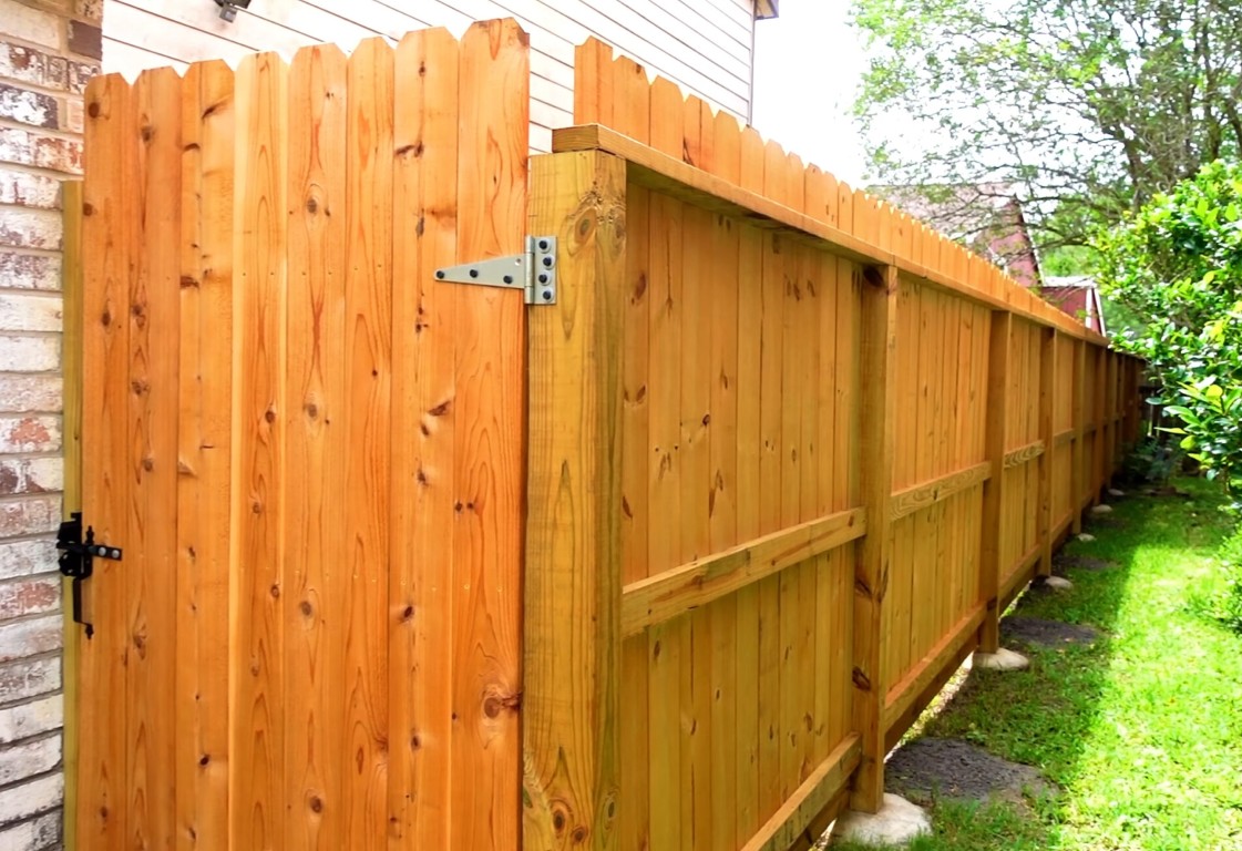 Fence Installation service in Palm Springs, CA